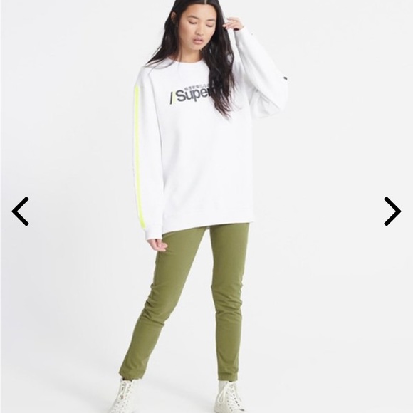 NWT Super dry sweatshirt crew neck for woman size US 4 white - Picture 3 of 10